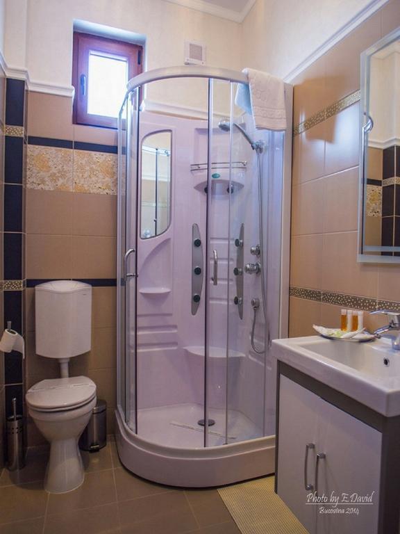 Hotel Galany Rădăuţi Buitenkant foto