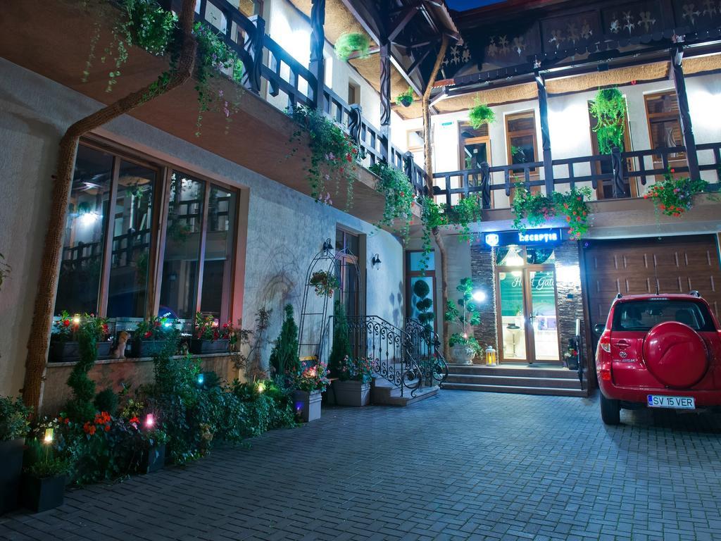 Hotel Galany Rădăuţi Buitenkant foto