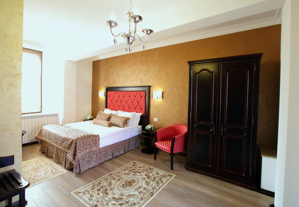Hotel Galany Rădăuţi Buitenkant foto