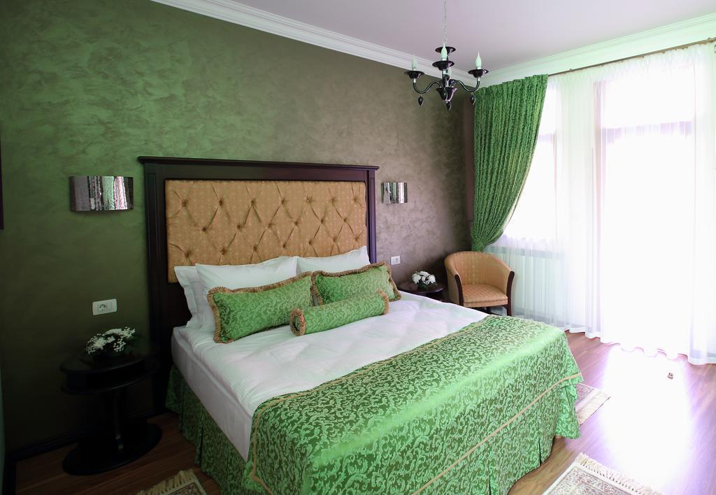 Hotel Galany Rădăuţi Buitenkant foto