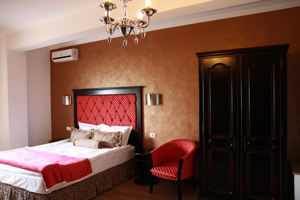 Hotel Galany Rădăuţi Buitenkant foto